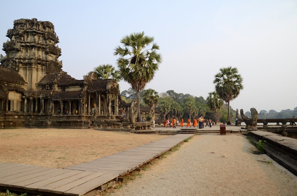 Sangkat Nokor Thum, Krong Siem Reap, Cambodia by Tang Ruixun