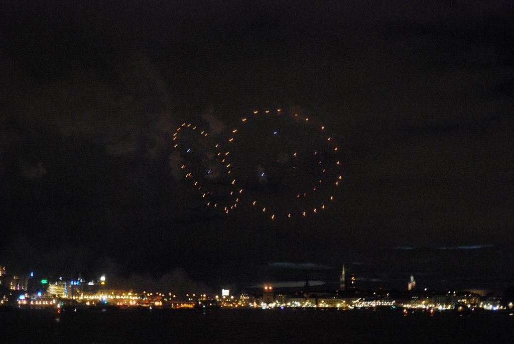 Two smileys made by fireworks, 08-08-08 by ErikG