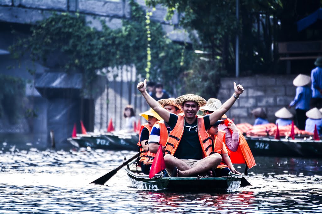 Trang An, Ninh Binh by Khue Luu