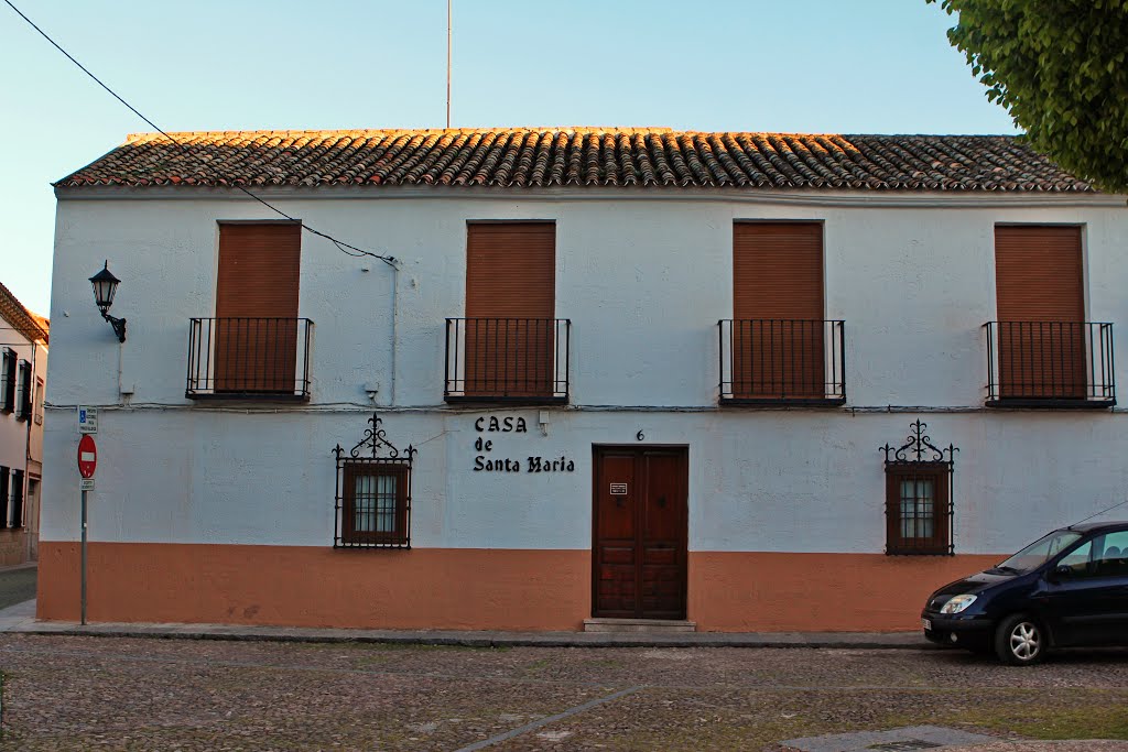 Casa en la plaza Santa María by RA Melgar