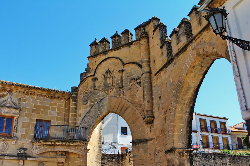 Puerta de Jaén y Arco de Villalar by RA Melgar