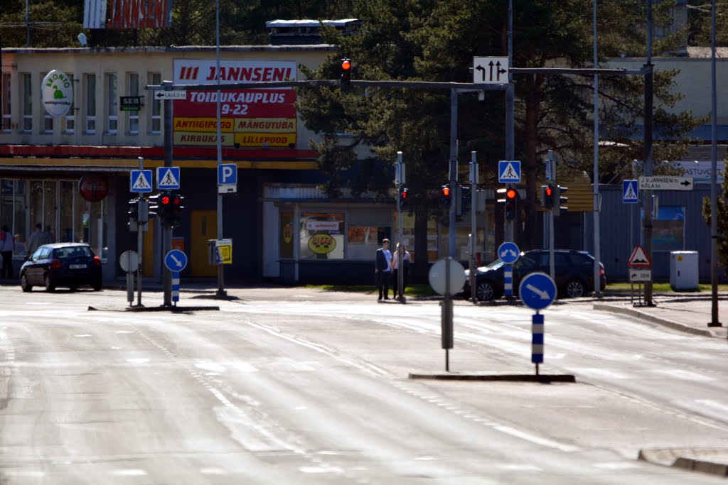 Hiiu, Tallinn, Estonia by René Riisik