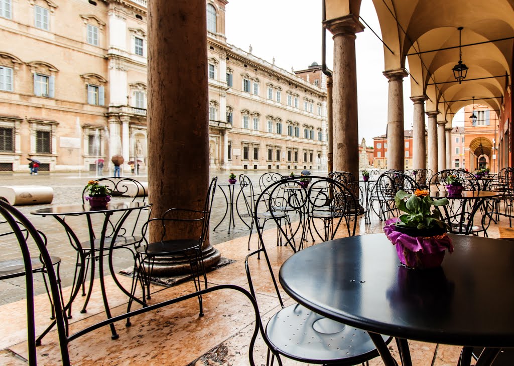 Modena - piazza roma by stefano damodena