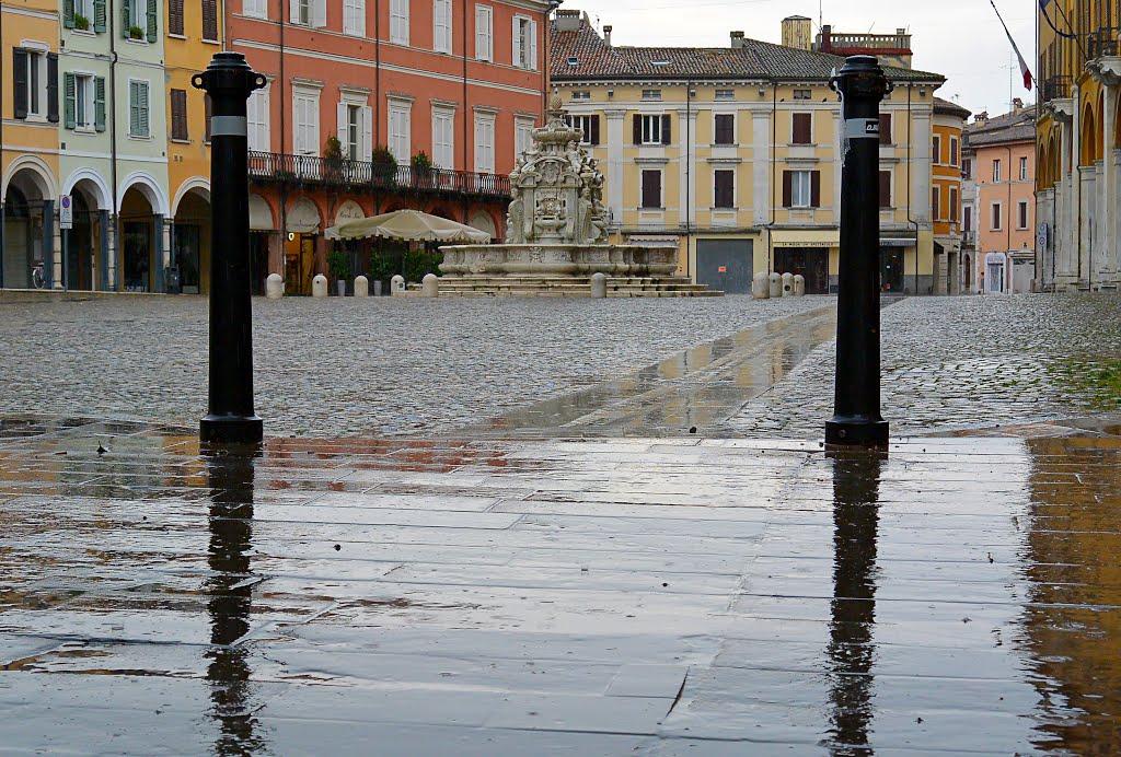 Piazza del popolo Cesena by Alioscia Casadei