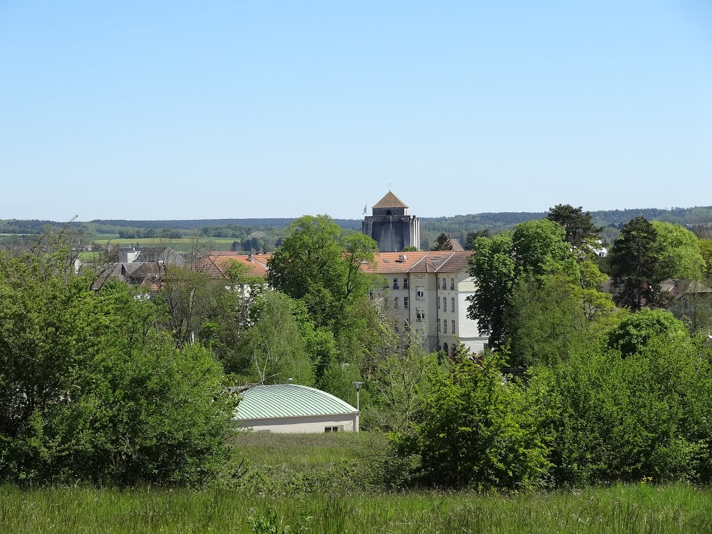 86270 La Roche-Posay, France by joel.herbez