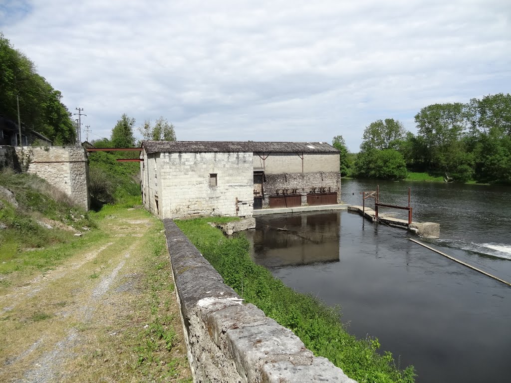 L'ancien moulin by joel.herbez