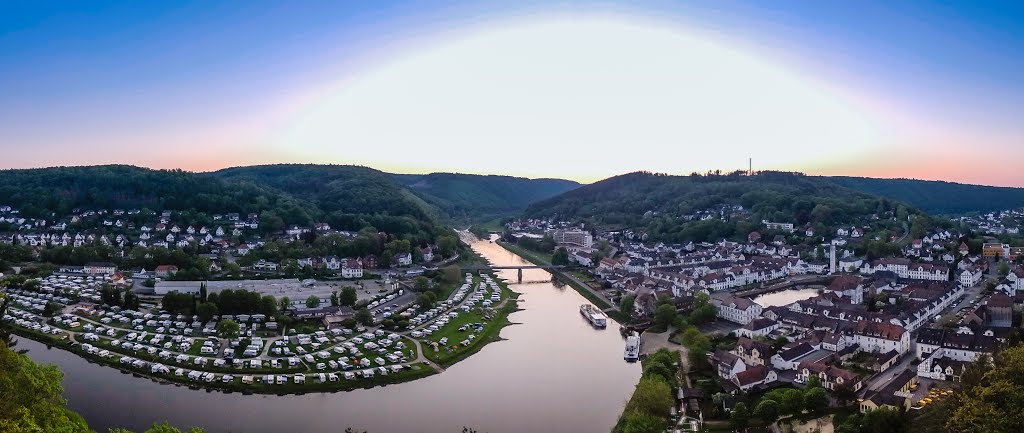 Karlshafen morgens um halb 6 kurz vor Sonnenaufgang by andreas knauer