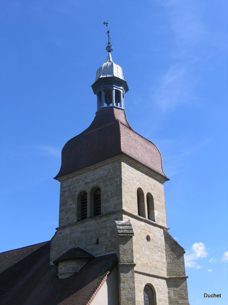 Saint-Lothain, Jura - Le clocher de l'église. by Jean-Claude Pommier