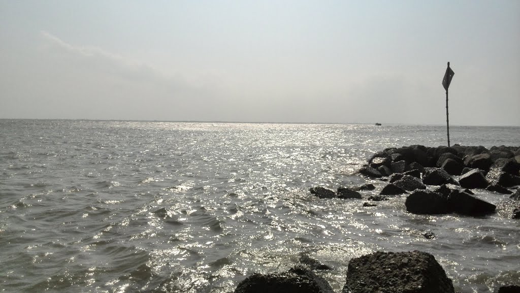 Chandpur beach by Amir Hossain