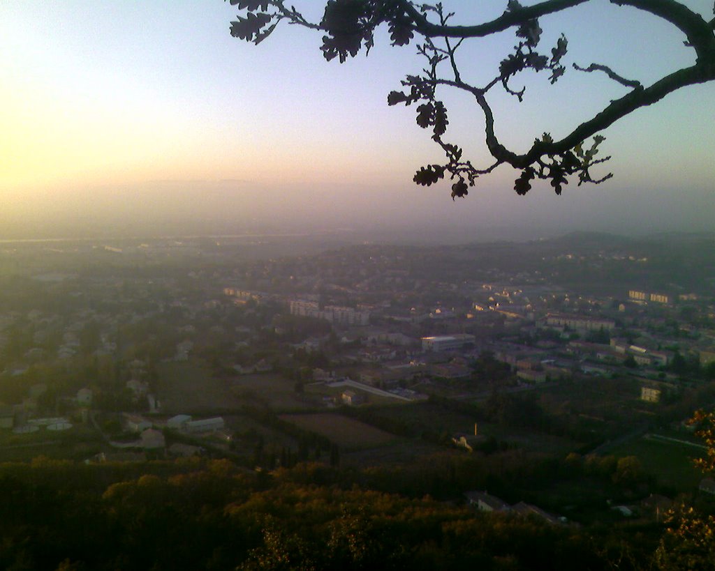 Vue de saint paul depuis colline ste juste by Lenwë