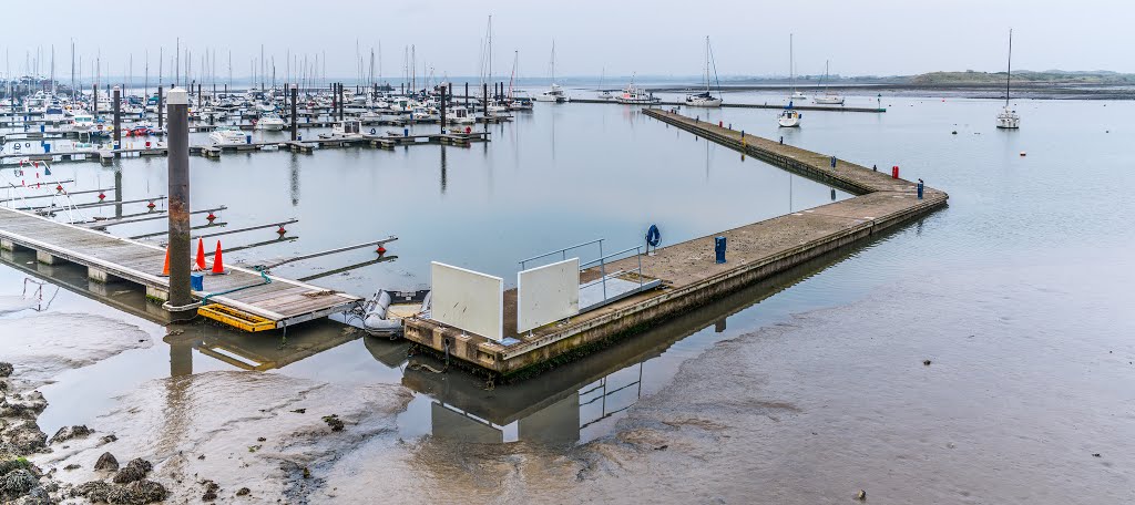 SEAFRONT AND MARINA AREA OF MALAHIDE [7 MAY 2016] by William Murphy