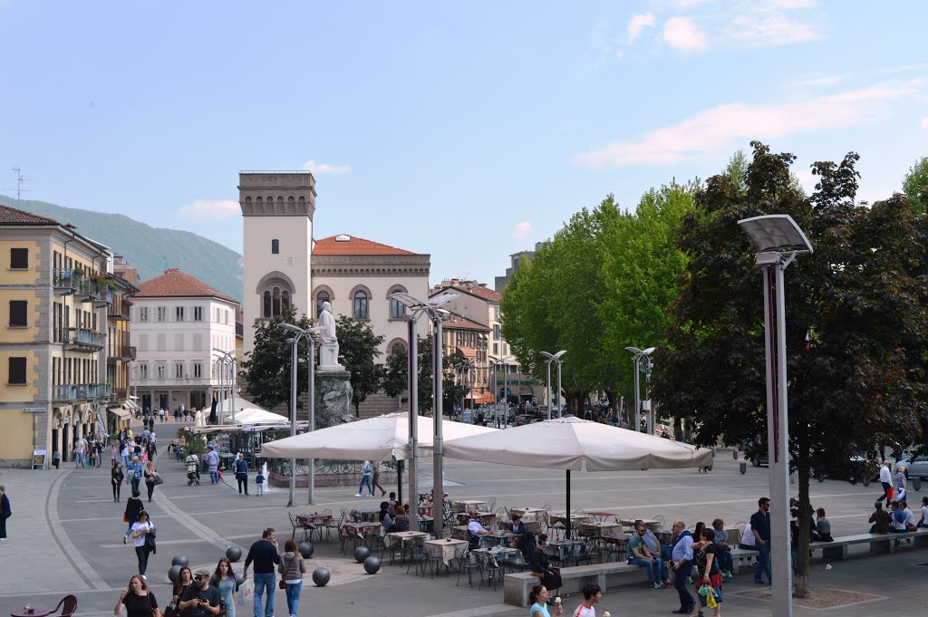 Piazza Mario Cermenati by Geo S