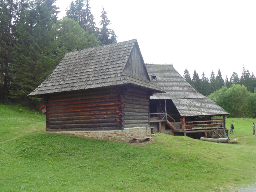 Open-air Múzeum oravskej dediny , Zuberec - Brestová , Slovakia by Lucien Kivit