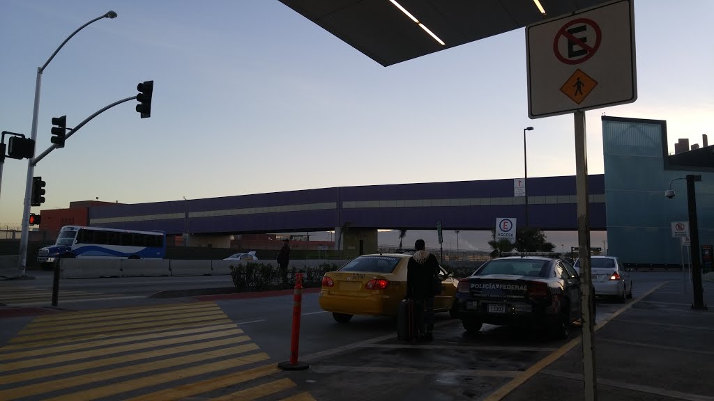 Tijuana airport and CBX border crossing bridge directly to U.S.A. by Wiggums