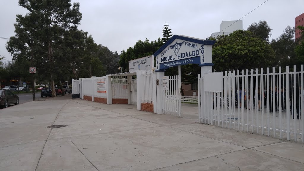 Public elementary school in Tijuana by Wiggums