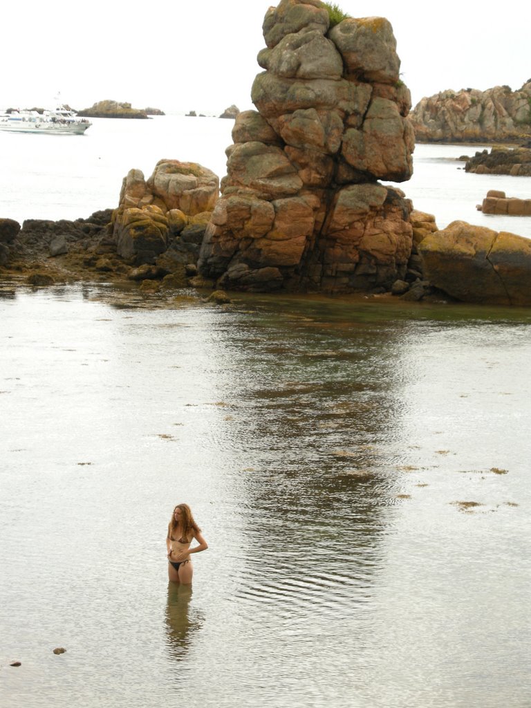 Île-de-Bréhat, Bretagne, France by RedHotTabasco