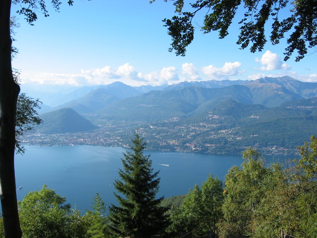 Lago Maggiore da Sasso del Ferro by diegos79