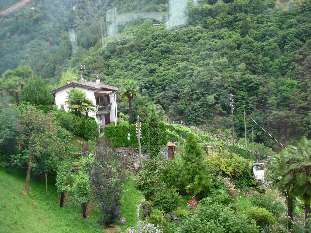 Haus mit Garten bei Intragna by Bruettemer