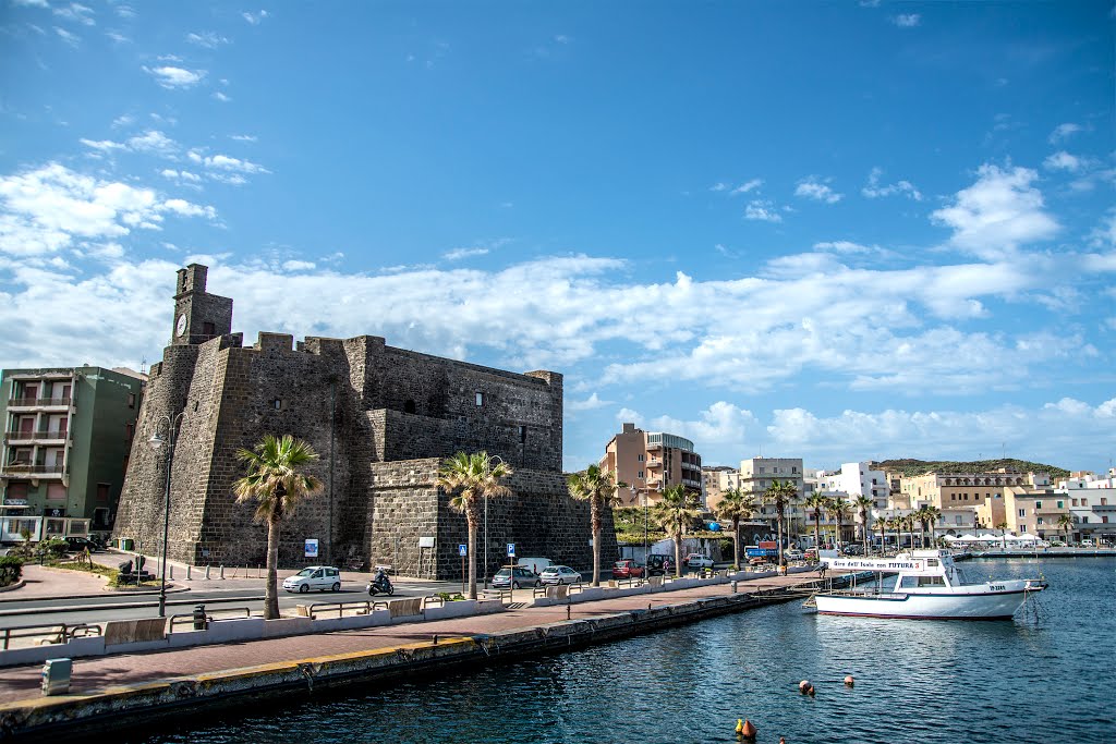 Lungomare e il Castello by Claudio “elicla” Nas…