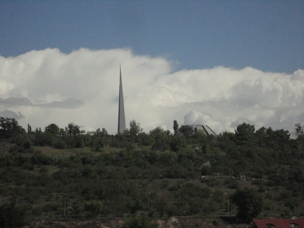 Kentron, Yerevan, Armenia by Zoro Mikaelyan