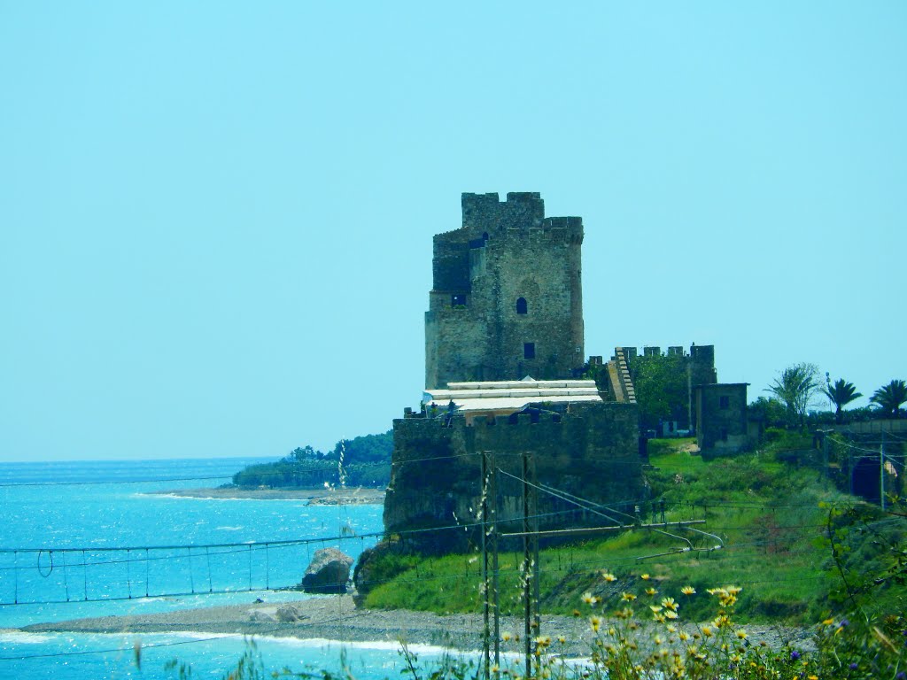 Calabria, Roseto Capo Spulico, Italia by Sandra Pires