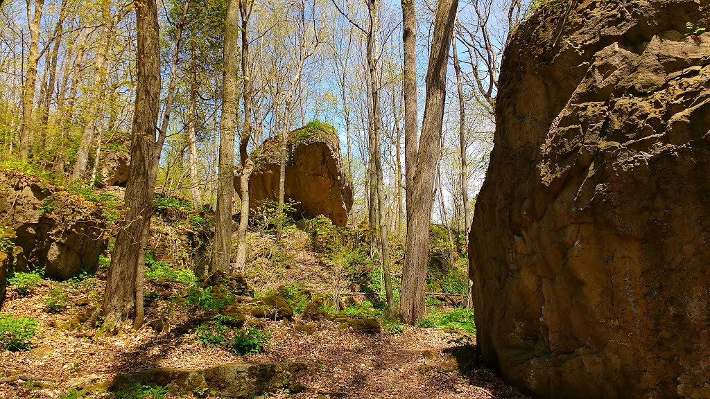 Massive Rocks, Can You See the People? by gr84all