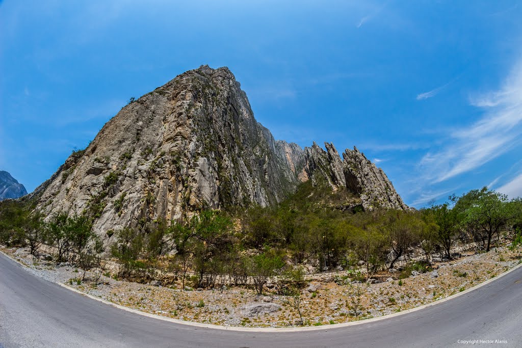 Potrero Chico. Hidalgo, Nuevo Leon. by Hector Alanis