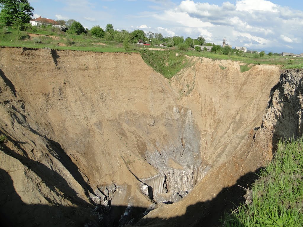 Tyachivs'kyi district, Zakarpats'ka oblast, Ukraine by Dániel Melega