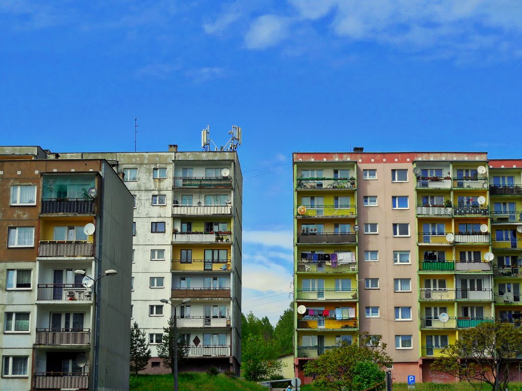 Widok z ul.Bocianów na bloki przy ul.Gołębi, Wirek by Kitty Suave