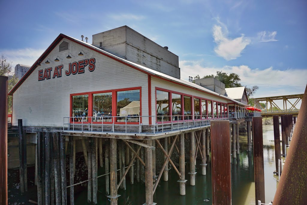 Joe's Crab Shack by Richard McL