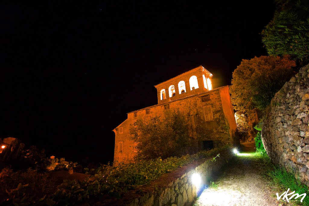 Le village de lama en Corse by Kayser Milleliri