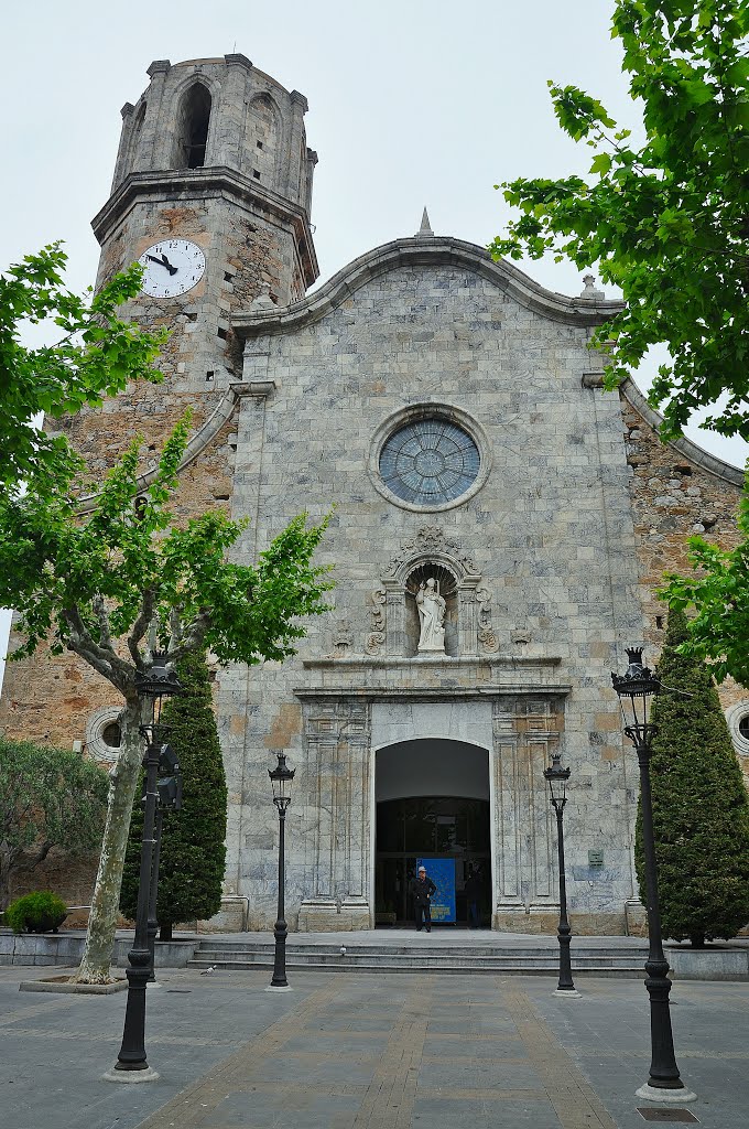 Iglesia de Sant Nicolau-Malgrat de Mar by alberto-g-rovi