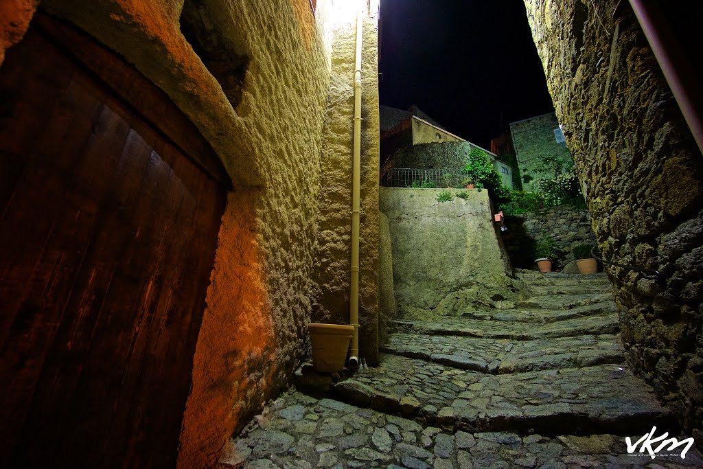 Le village de lama en Corse by Kayser Milleliri