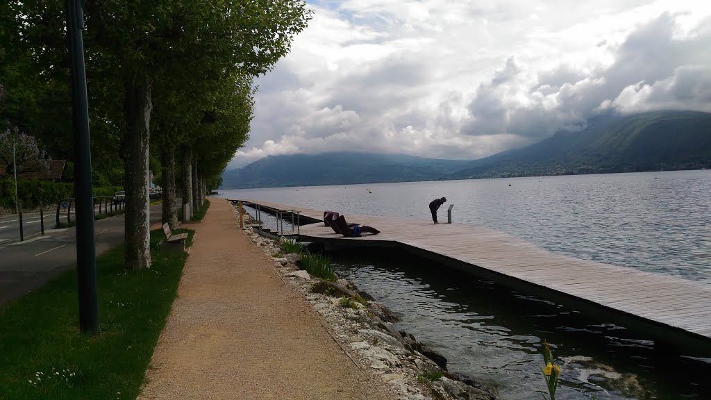 Annecy, France by viajerocontinuo