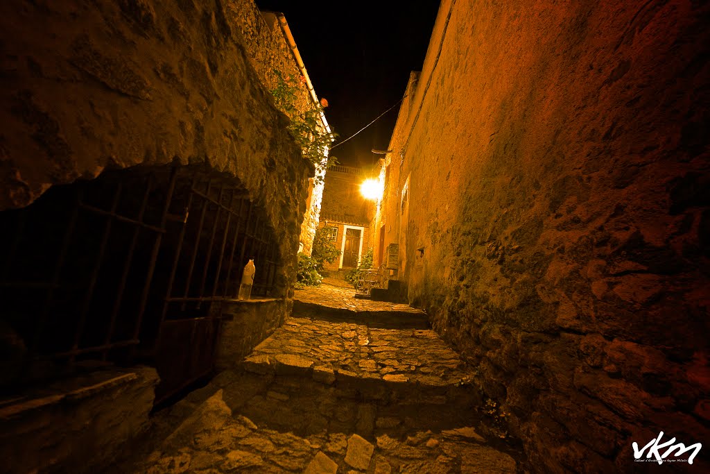 Le village de lama en Corse by Kayser Milleliri