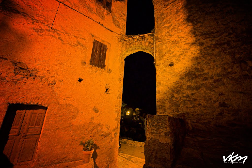 Le village de lama en Corse by Kayser Milleliri