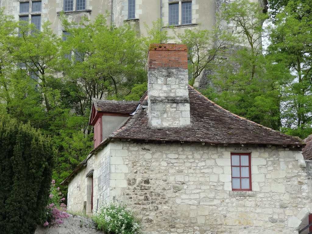 Château du lion, monument historique by joel.herbez