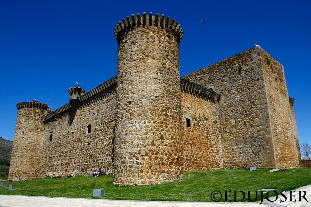 Castillo de Valdecorneja by Edujoser Ra