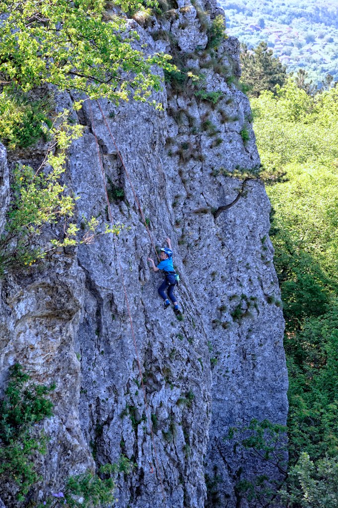 Plezanje po steni Kraškega roba by Valter Erzetič New