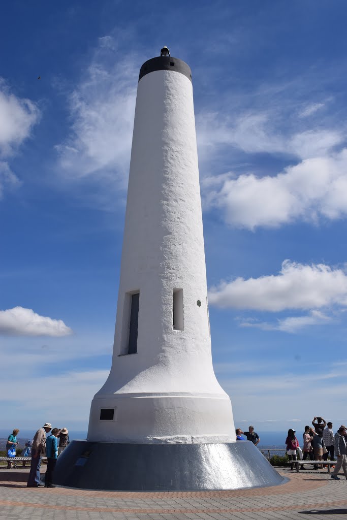 Mount Lofty Summit by larshe