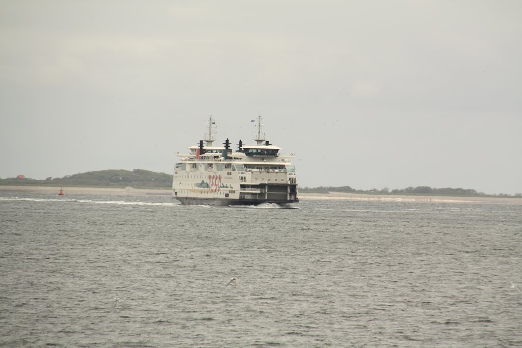 Fähre zwischen Den Helder und Texel 14.05.2015 by Michael Schroeder