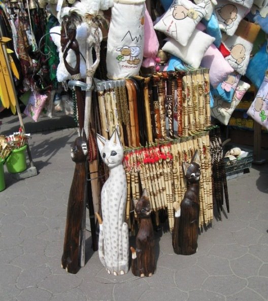 Zakopane - "pamiątki" regionalne przed stacją kolei na Gubałówkę by AnnaJolanta 1