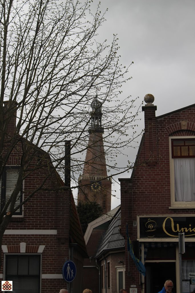 Medemblik, zicht op de kerk by Freek Geldof