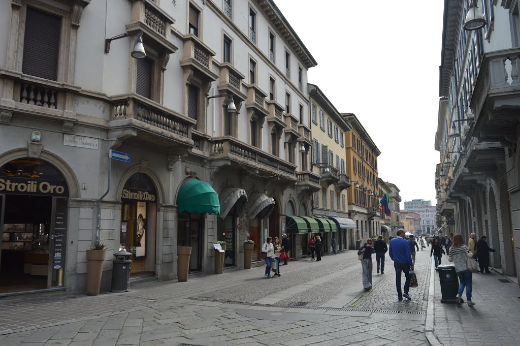 Via Vittorio Emanuele II by Geo S