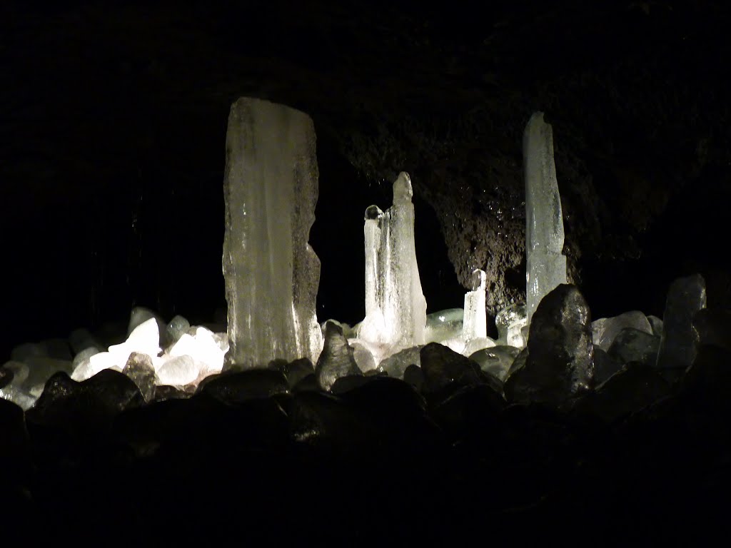 Grotte de glace de Narusawa by Randy Tchen