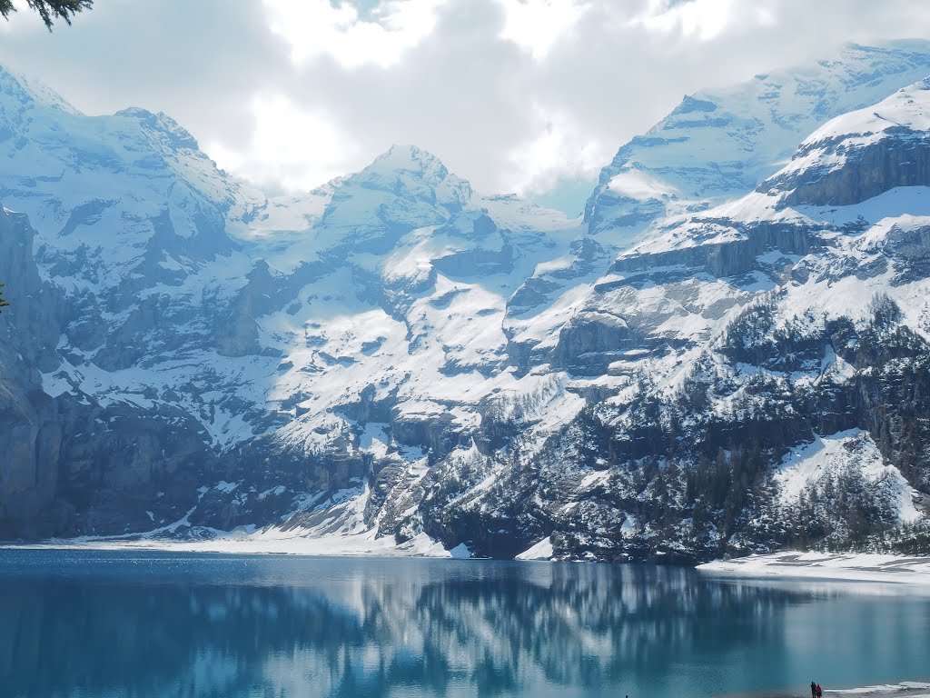 Oeschinensee im Mai by Lufu