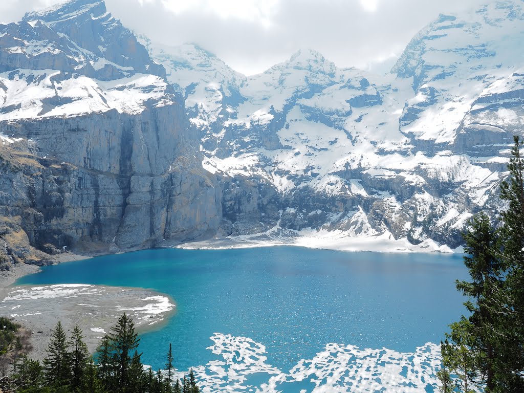 Oeschinensee im Mai by Lufu