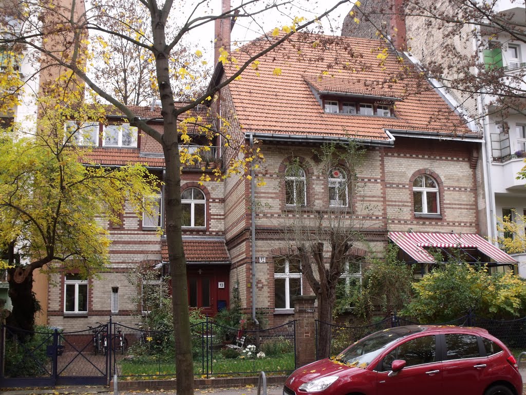 Niedstraße 13, Berlin, Germany by Norbert Banhidi