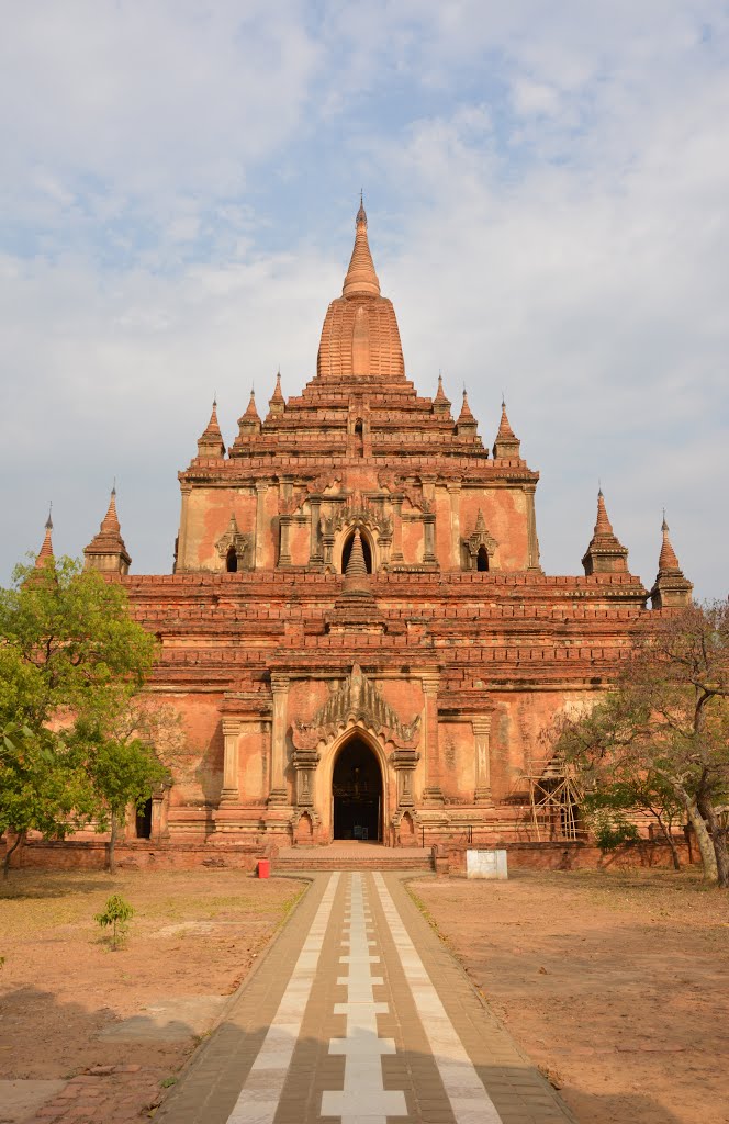 Nyaung-U, Myanmar (Burma) by Marc H