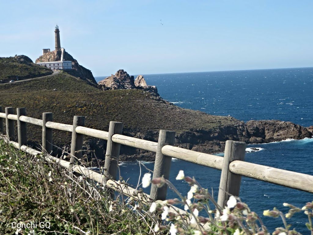 Al fondo Faro de Cabo Vilan, Camariñas by Conchi GQ